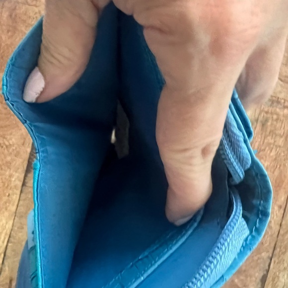 FREE Samantha HSN Travel Wallet/Cross Body Turquoise Blue Faux Croco RFID Block - Picture 5 of 10